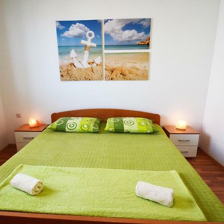 Apartments Barbati Kustići Eksteriør billede