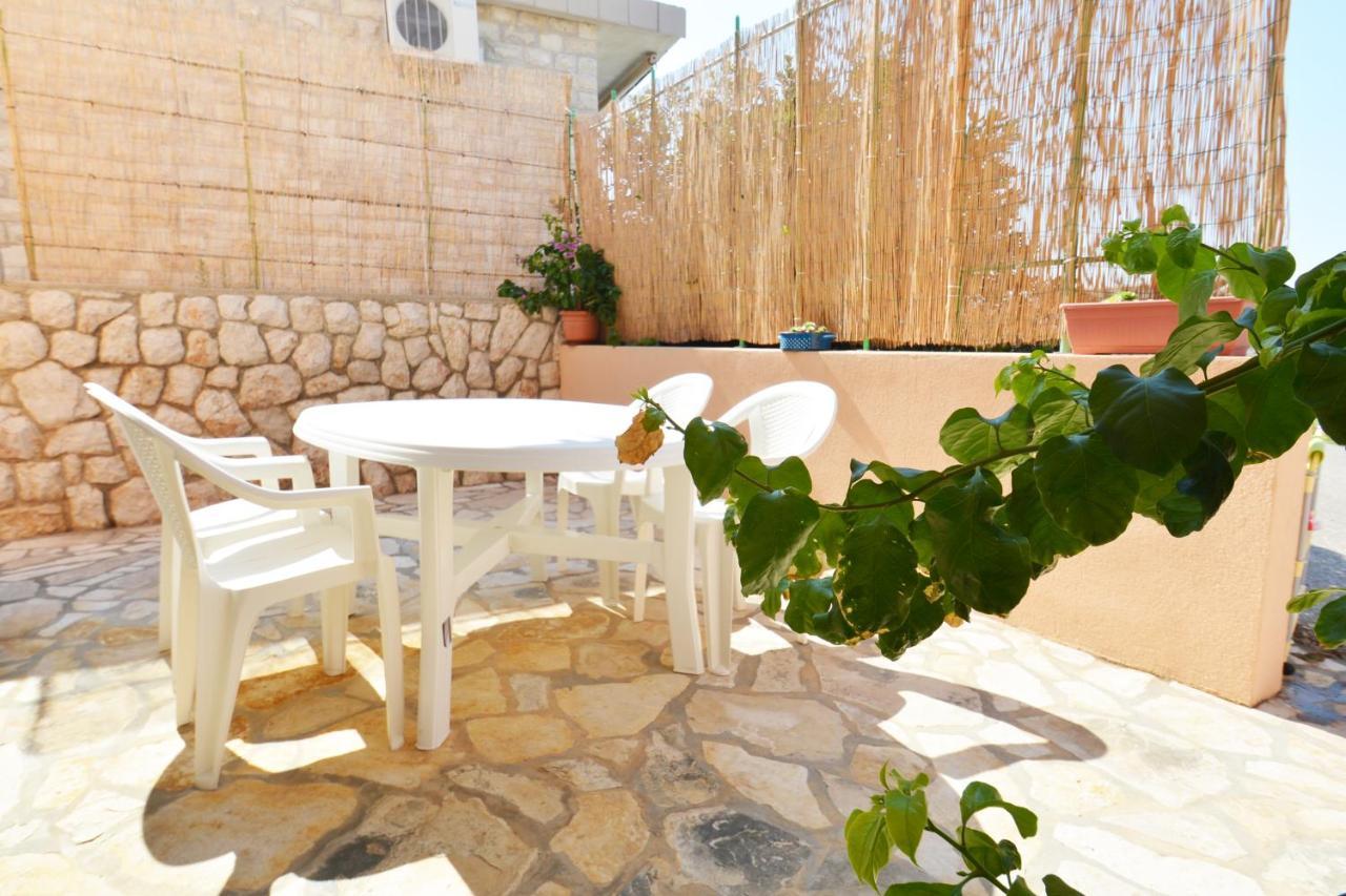 Apartments Barbati Kustići Eksteriør billede