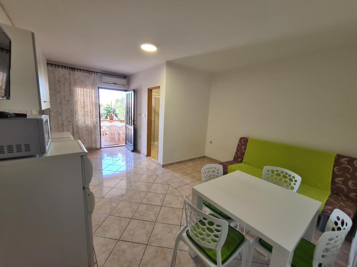 Apartments Barbati Kustići Eksteriør billede