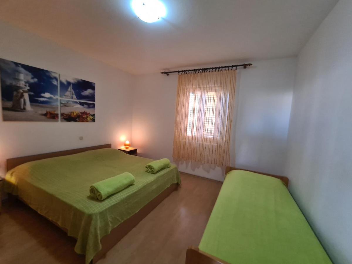 Apartments Barbati Kustići Eksteriør billede
