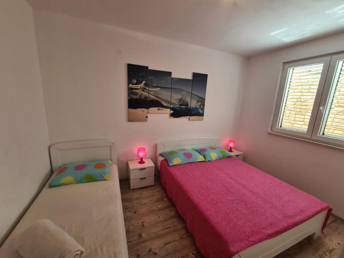 Apartments Barbati Kustići Eksteriør billede
