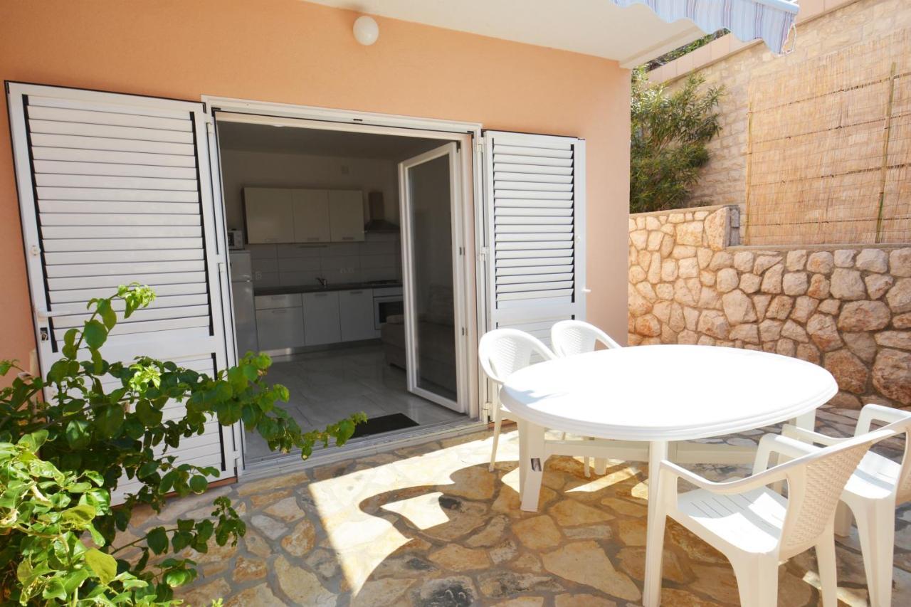 Apartments Barbati Kustići Eksteriør billede