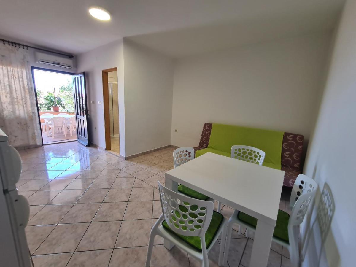 Apartments Barbati Kustići Eksteriør billede