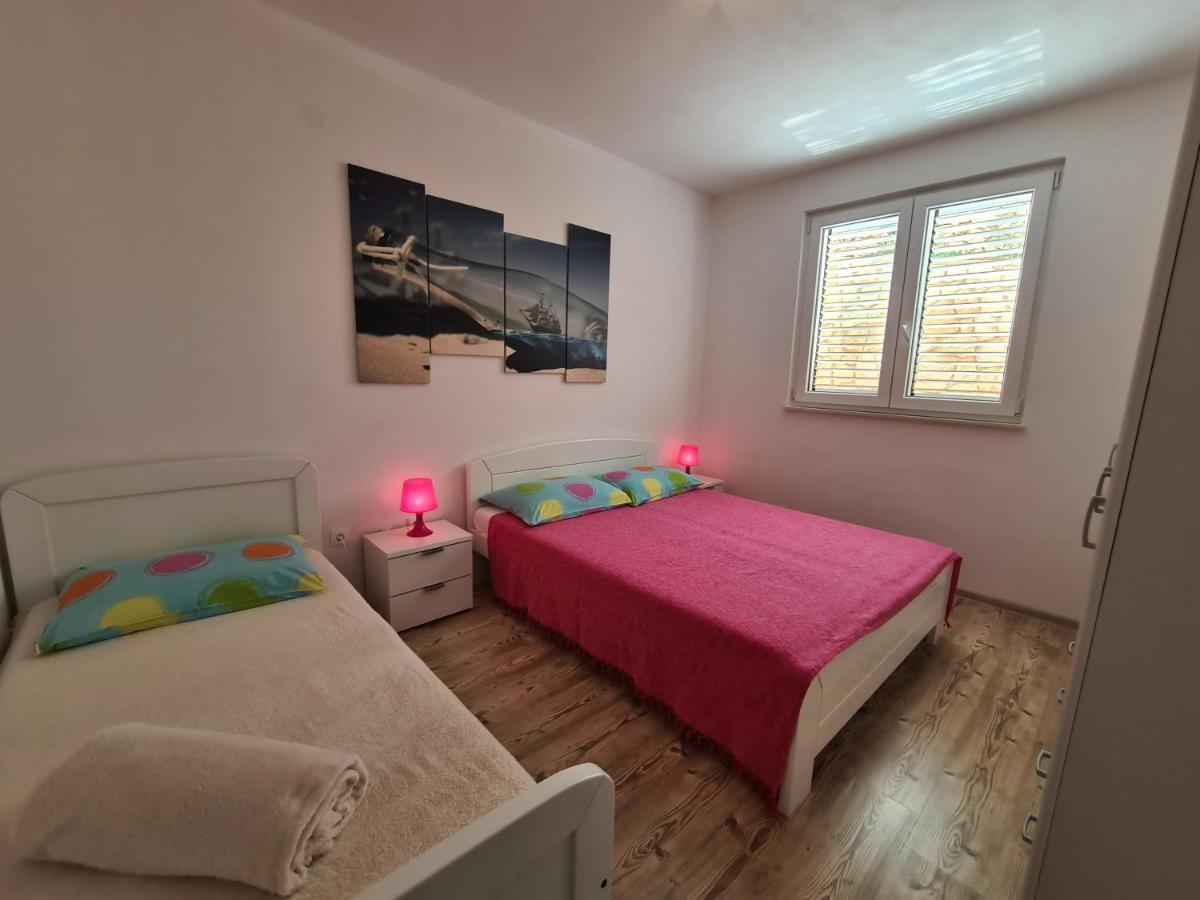 Apartments Barbati Kustići Eksteriør billede