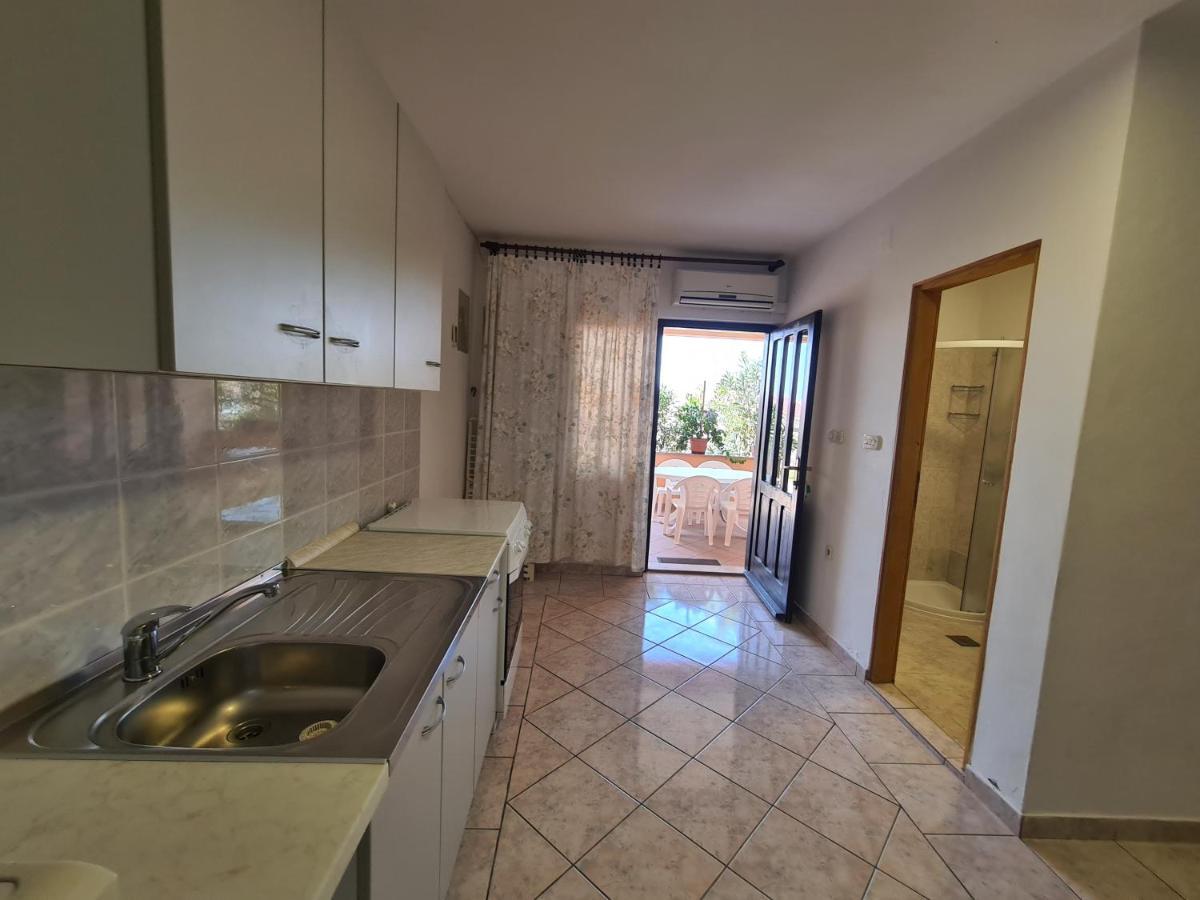Apartments Barbati Kustići Eksteriør billede