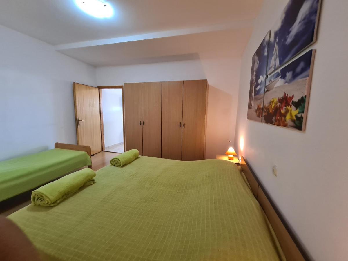 Apartments Barbati Kustići Eksteriør billede