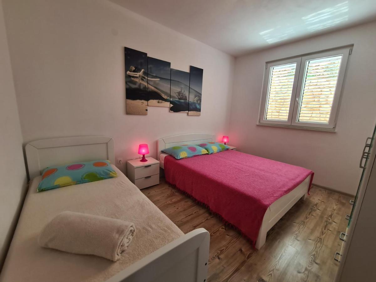 Apartments Barbati Kustići Eksteriør billede