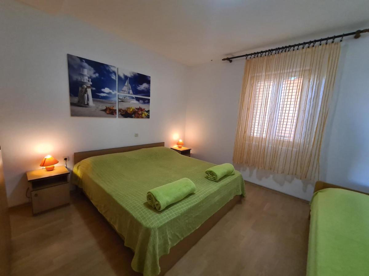 Apartments Barbati Kustići Eksteriør billede