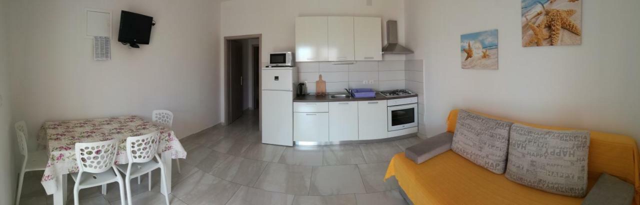 Apartments Barbati Kustići Eksteriør billede