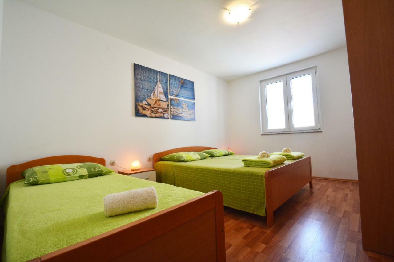 Apartments Barbati Kustići Eksteriør billede