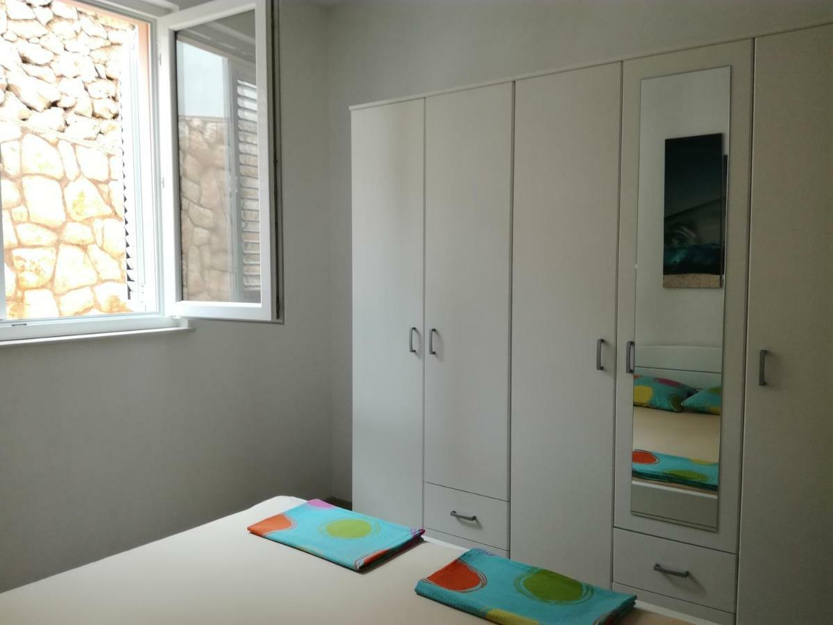 Apartments Barbati Kustići Eksteriør billede