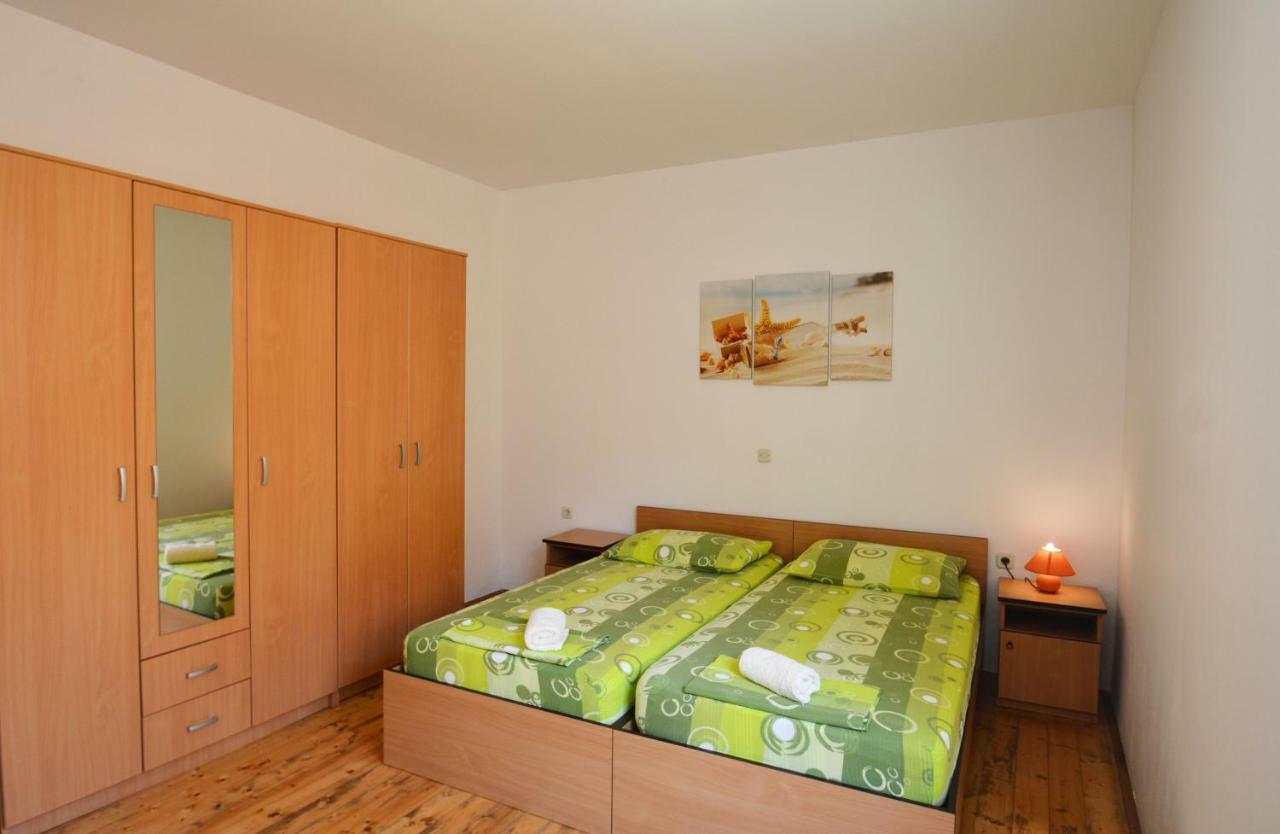 Apartments Barbati Kustići Eksteriør billede